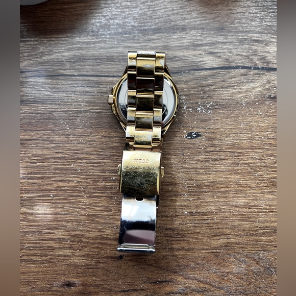 GUESS Women’s Multi-Function Gold-Tone Sport Watch - Picture 11 of 16